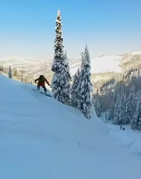 PURE GLISSE AU KAZAKHSTAN : L’ALTAÏ KAZAKH EN FREERIDE ET SNOWCAT